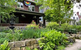 Mike & Allen'S Place On The Park_3
